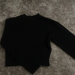 Stickad tröja  - Välanvänd men är super fin och skön.❤️