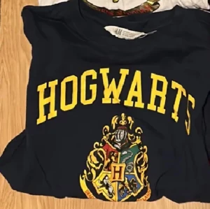 T-shirt - Marin blå Harry Potter t-shirt💗