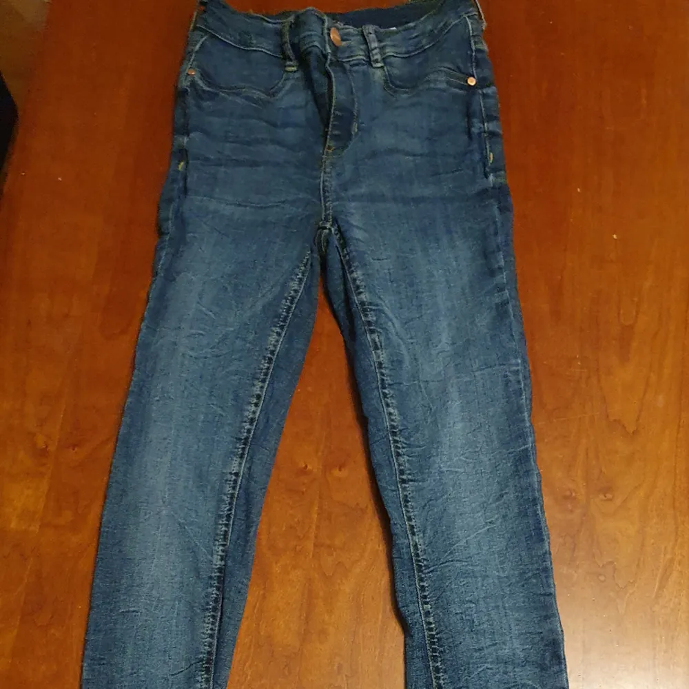 Skinny jeans från Bubbleroom . Jeans & Byxor.