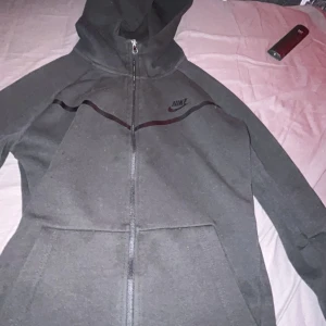 Nike tech  - Bra skick