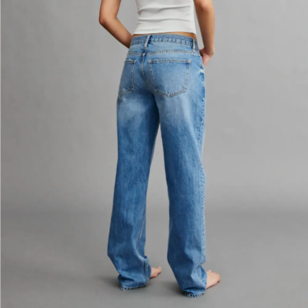 Lågmidjade jeans från Gina, använda fåtal gånger säljer då de inte kommer till användning längre!. Jeans & Byxor.