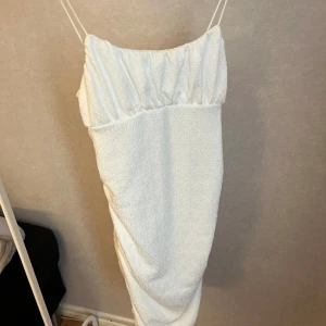 Klänning - Helt ny Oanvänd