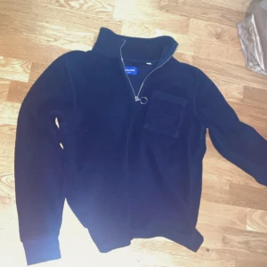 Halfzip tröja från jack and Jones  - Halfzip tröja från jack and Jones bra kvalite 150kr Size S 