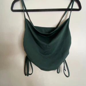 Linne - Ett form siilkes linne som jag inte använder längre✨ Kan skicka fler bilder om någon är intresserad!