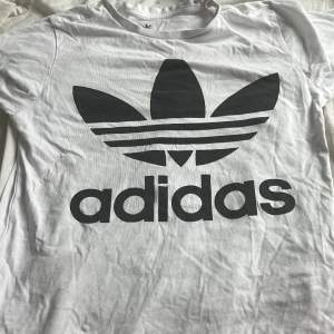 Adidas T-shirt 