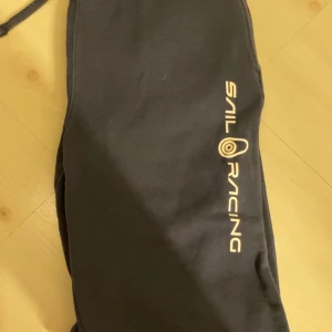 Mjukis - Sail racing mjukis som är super fina i bra skick det ända är snörena som är lite lite trasiga men det går nog att fixa💗