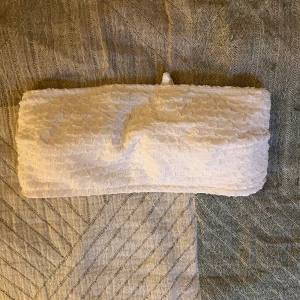 Bikini topp - super fin vit bikini topp utan snören som tyvärr inte passar mig. Skriv för mer info/bilder 🤍😽