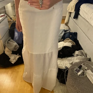 Långkjol - Säljer denna Långkjol ifrån hm som är helt slutsåld!