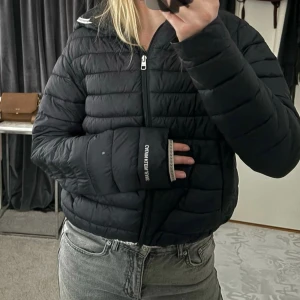 Calvin Klein dunjacka - Skriv privat vid fler frågor!😊  I nyskick, använd 1-2 gånger