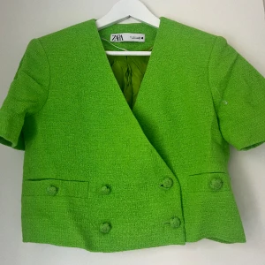 Grön top ifrån Zara.  - Grön top ifrån Zara. Perfekt till sommaren! 💚