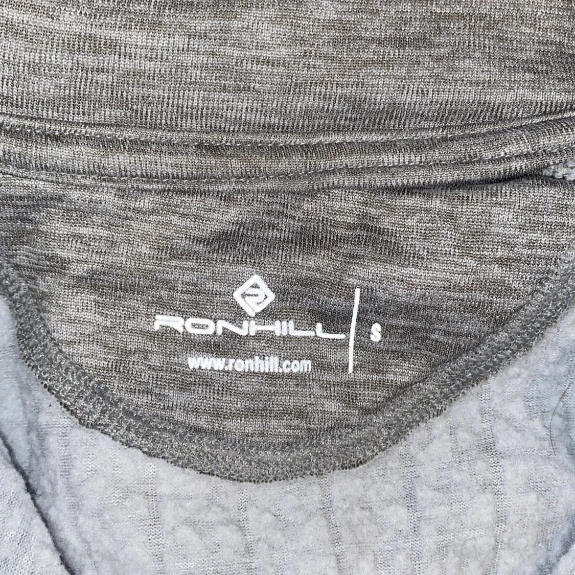 Ljusgrå löpartröja - 91