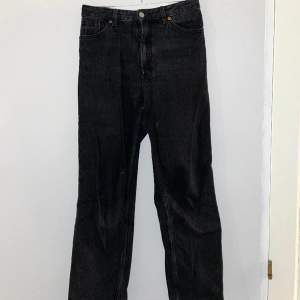 Svarta jeans från Monki i storlek 36 💞