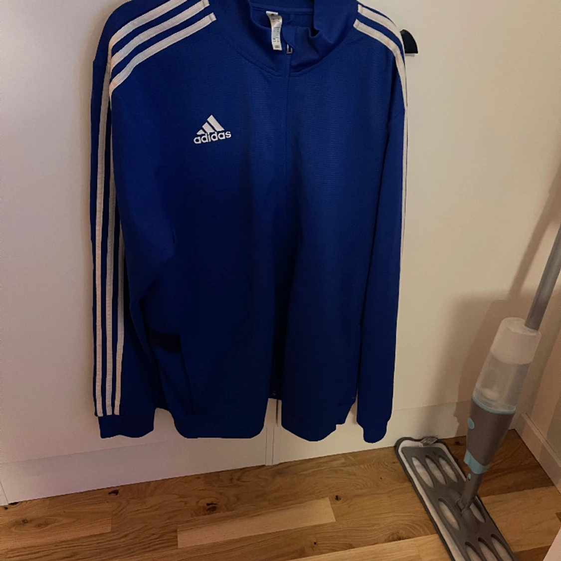 3 st adidas tröjor  - 91