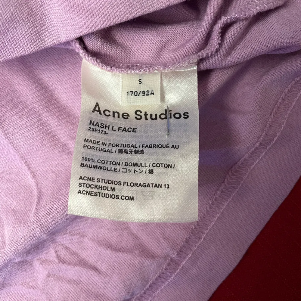 Acne Studios Tröja Nash L Face i toppenskick i en rosalila färg i strl S men är lite oversized 💕 . Tröjor & Koftor.