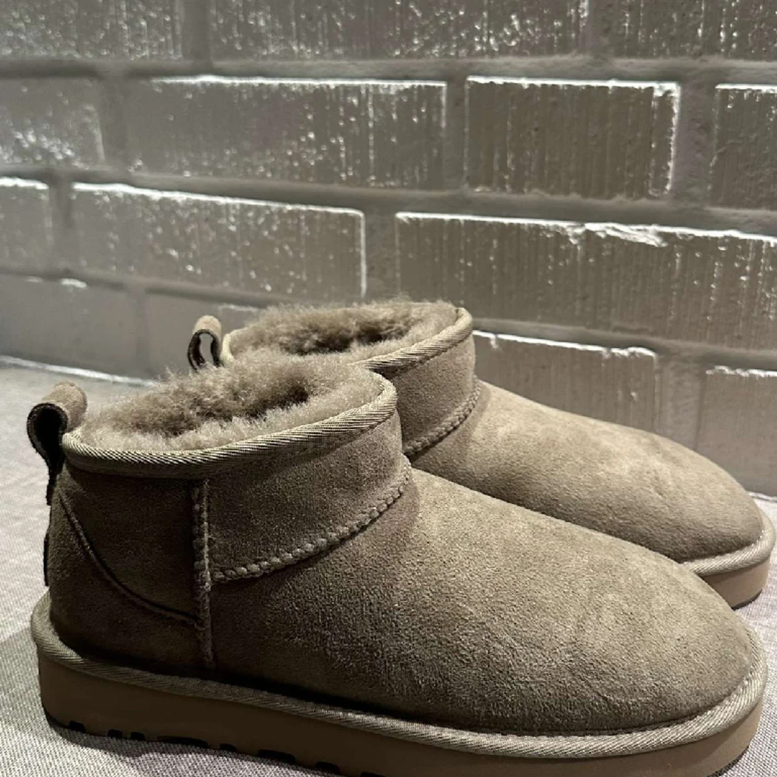 Uggs  - 91