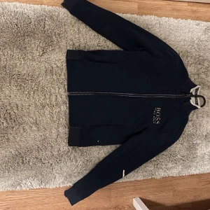 Hugo boss tröja  - Hugo boss tröja gamla modellen riktigt fin