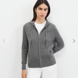 Grå kofta - Grå kofta från Soft goat som endast använd få ggr, nypris 2300kr. Köparen står för frakt!!