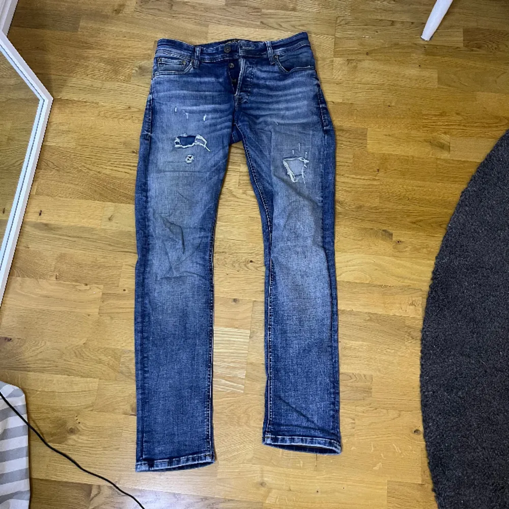 Jeans från Jack and Jones. Storlek 30/32 fint skick!. Jeans & Byxor.