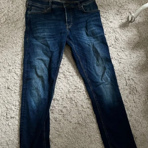 Jack and Jones jeans - Säljer mina jeans strl 32/30 använda några gånger 