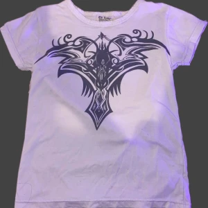 Drainer T-shirt - Köpt här på plick, kommer ej till användning <3