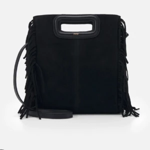 Maje väska - Nyskick, använd väldigt få gånger, skriv privat för fler bilder, tror den är i mellan storlek💗