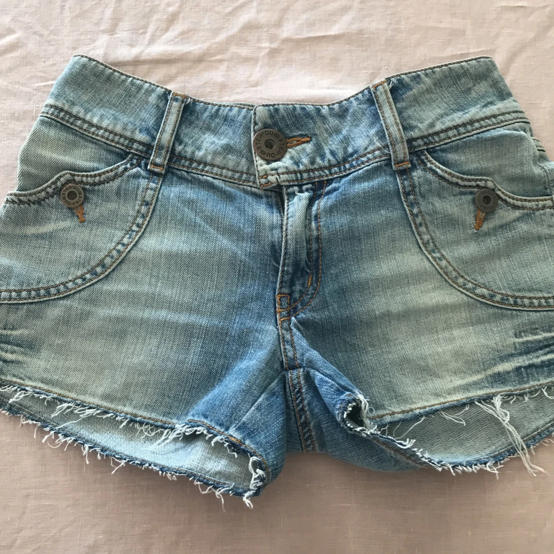 Low waist jeans shorts