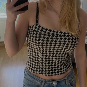 Superfint linne - Säljer detta superfina linne då det inte riktigt är min stil. Köpt tidigare begagnat men det är så gott som oanvänt 🤩🩵