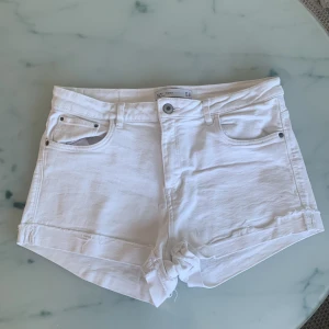 Vit Zara-shorts - Använd i mycket bra skick