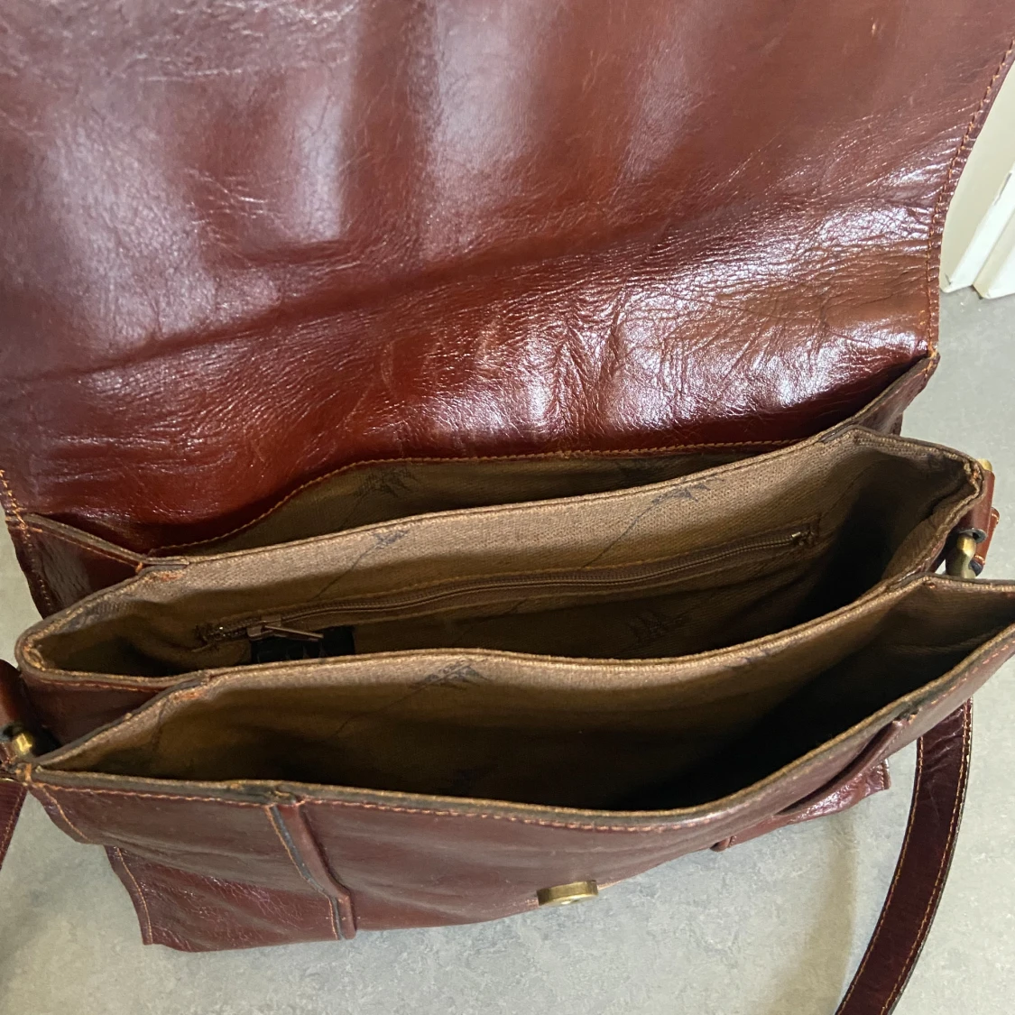 Crossbody väska i skinn - 92