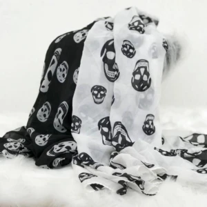 Dödskalle/ Skull Scarf / Halsduk / Sjal  - Mått 150*48 cm Helt ny  Finns vit och svart färg kvar  89kr / st
