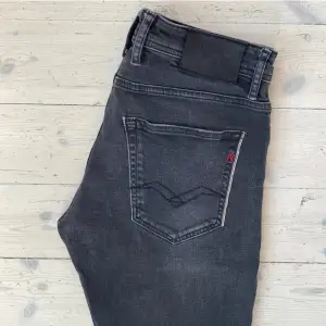 Replay jeans i modellen Grover i perfekt skick 🙌 skriv vid fråga 👍 