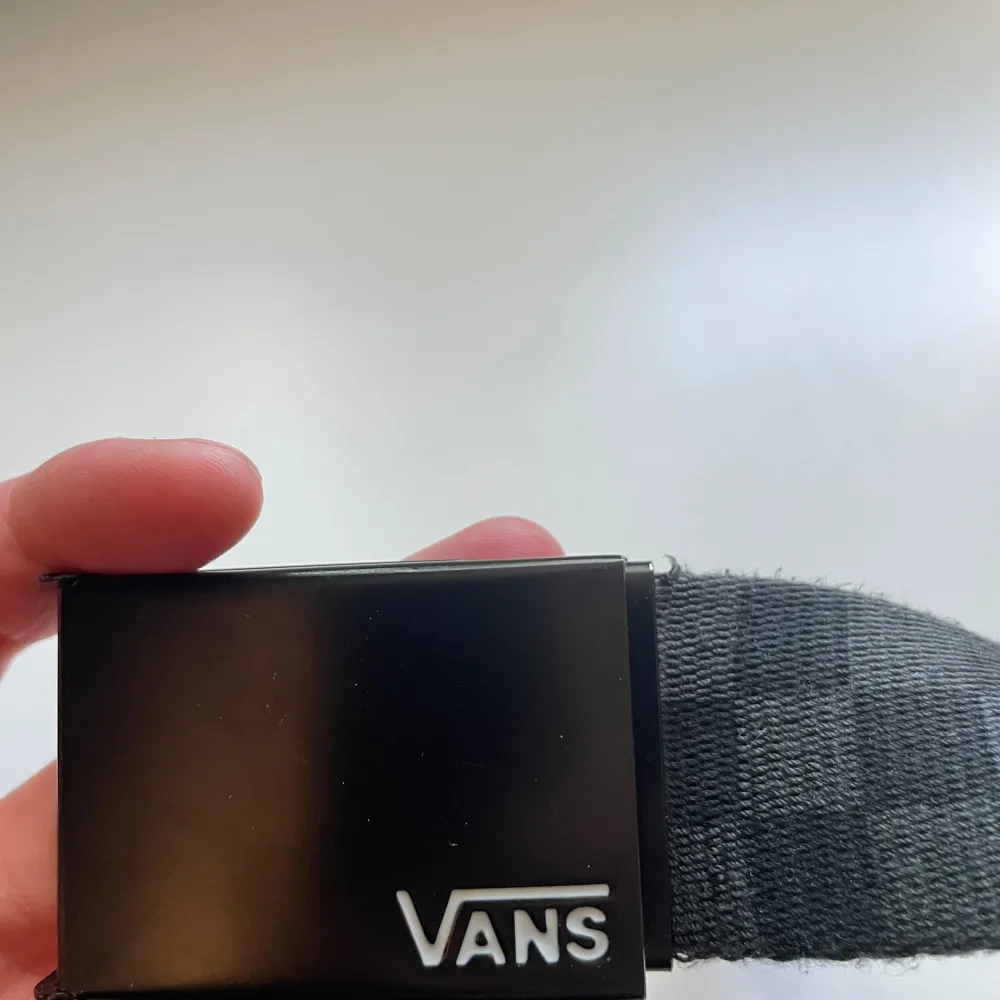 Svart vans bälte, använd många gånger men är i bra skick. Inga defekter. Passar alla. Accessoarer.