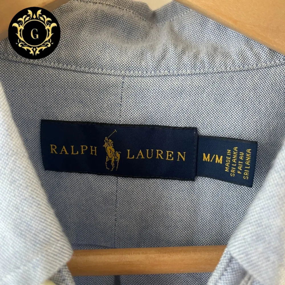 Riktigt fräsch Ralph Lauren Oxford skjorta! | ☀️ Perfekt till sommaren ☀️| 9/10 Skick (Näst intill nyskick) | ⚜️Ny pris: ~1600kr ⚜️| Hör av dig vid några frågor :). Skjortor.