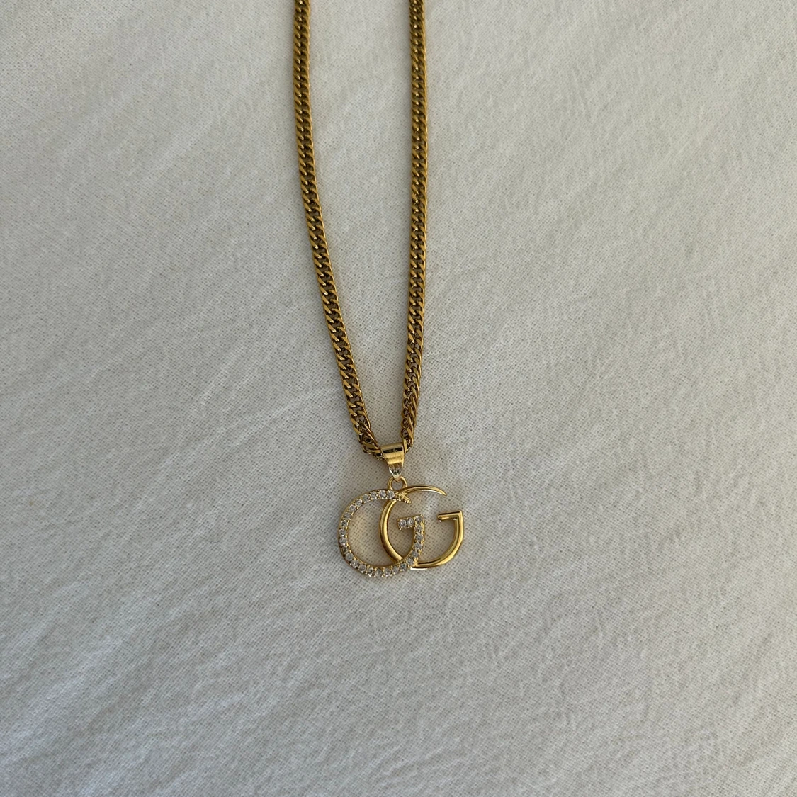 Halsband med berlock - 90