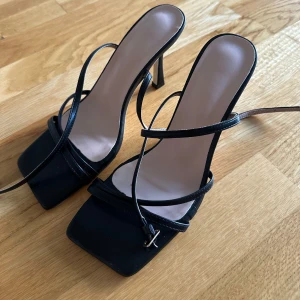 Klackskor  - Svarta klackskor 🥰