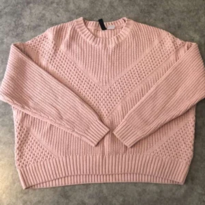 Ljus rosa stickad tröja H&M - Jätte fint skick!