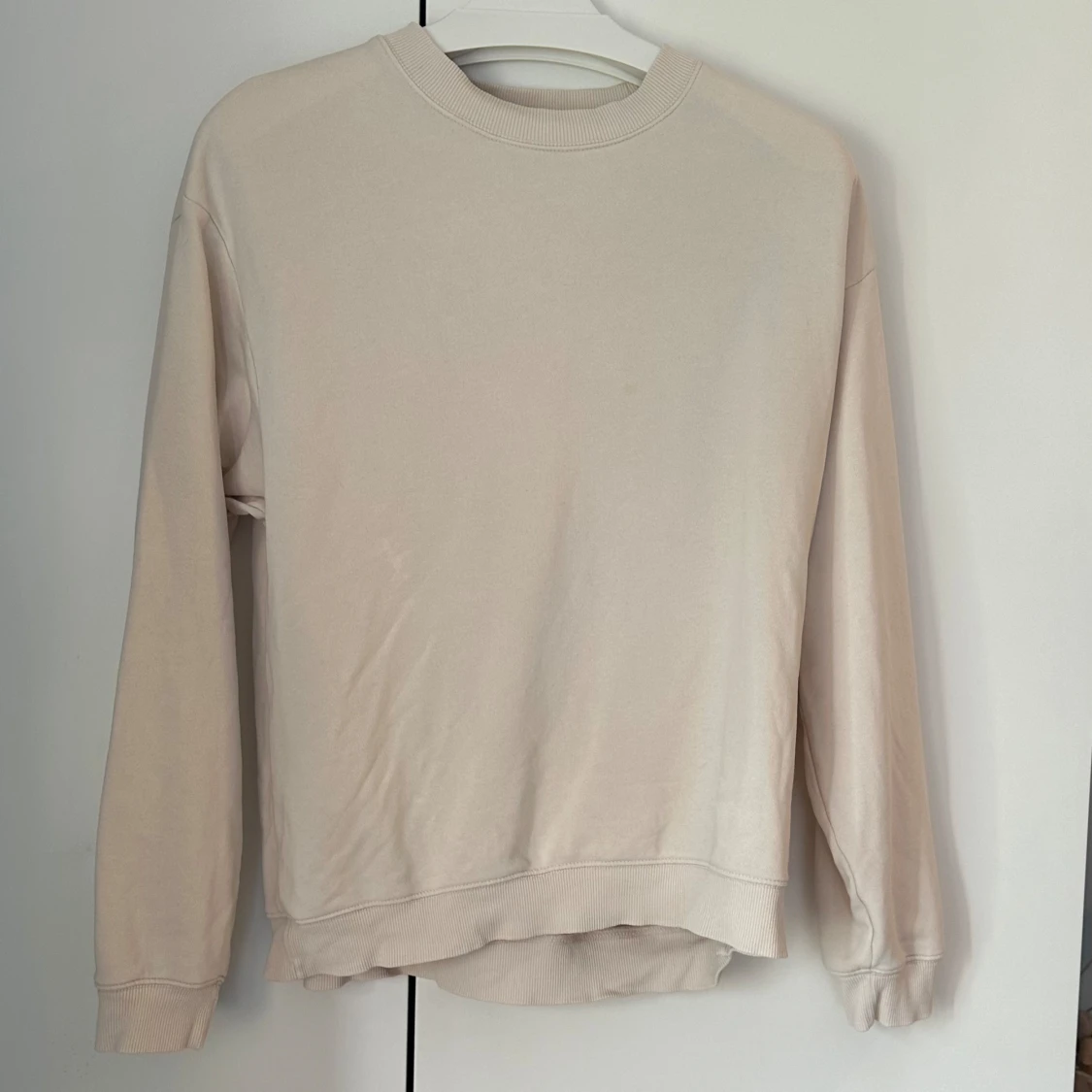 Beige sweatshirt  - 90
