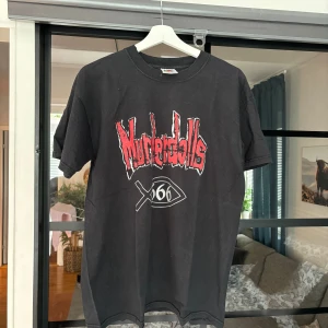 Band T-Shirt  - Säljer denna vintage band tshirt, storlek M bra fint skick för att vara vintage! 