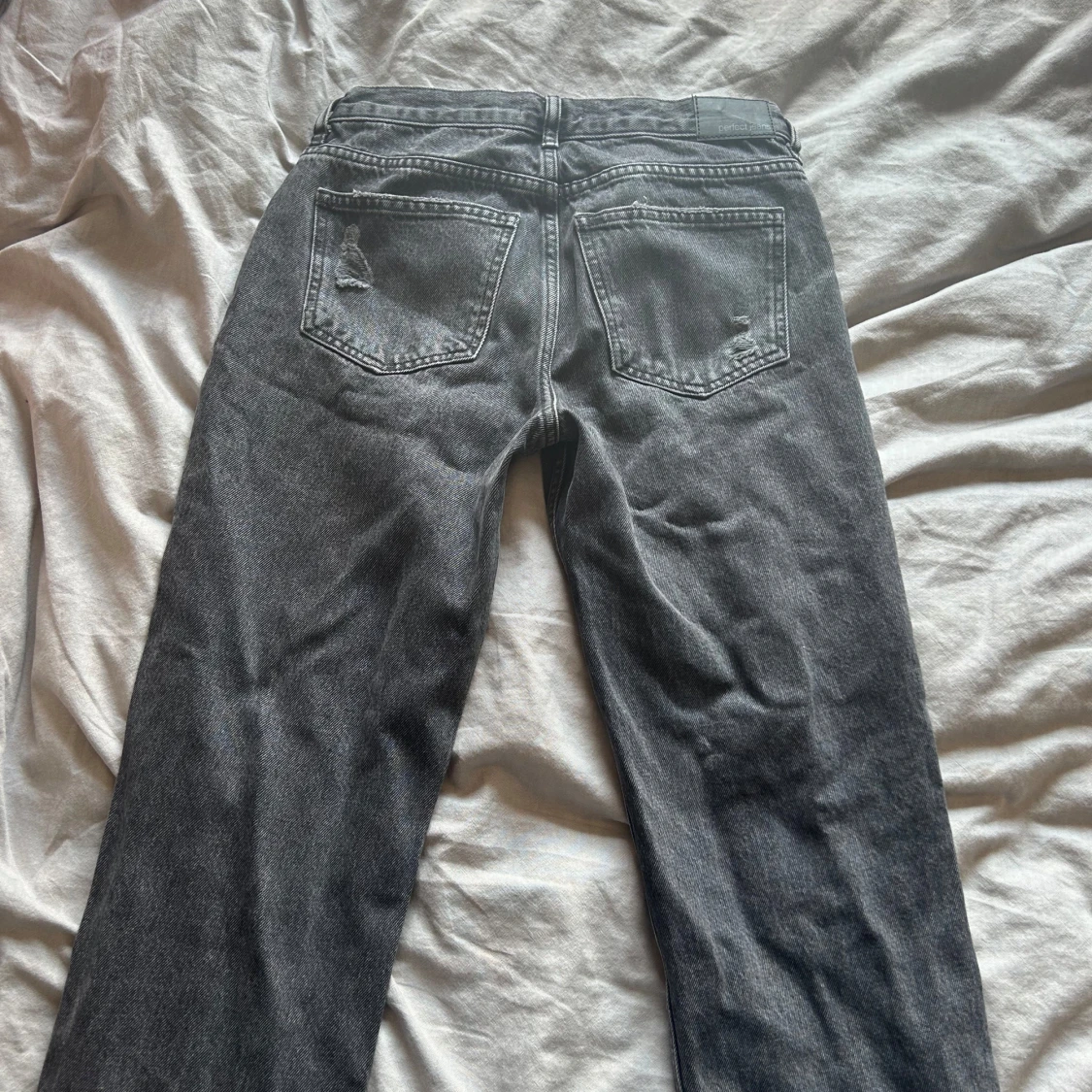 Jeans med hål från gina - 90