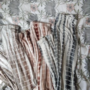 3 par typ leggings utsvängda - Säljer ett par för 200 3 St för 550kr pris kan diskuteras säljer för de nt kmr t nån användning 