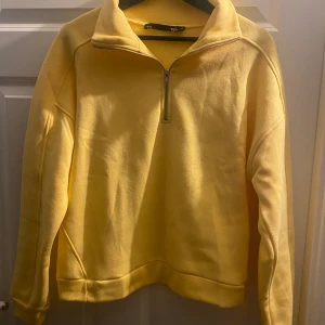 Påskig tröja  - Tröja köpt för påsken men blev aldrig använd