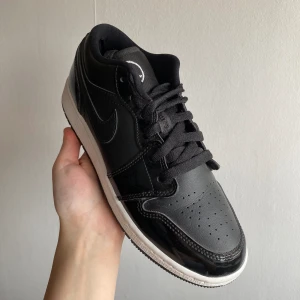 Air Jordan 1 low se - Knappt använda air jordan 1 low, stl:36,5