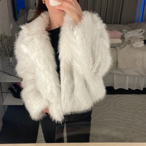 Fuskpäls - Från gina, använd 1 gång 🥰