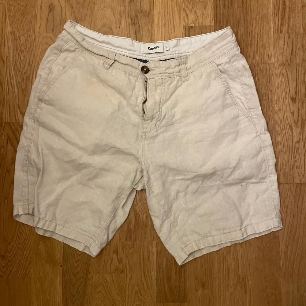 Ett par snygga chino shorts från Kappahl som är perfekta för sommar.  Pris kan diskuteras!!. Shorts.