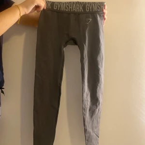 Gymshark leggings  - Stretchiga gymshark träningsbyxor i storlek S som passar både Xs och S. 