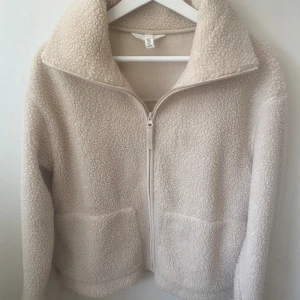 Teddyfleace - Superfin och mysig Teddyfleace från hm.