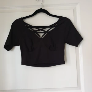 Pentagram tröja - Magtröja från romwe ned coolt pentagram. Använd fåtal gånger 