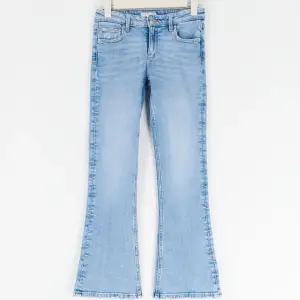Blå jeans från ginatricot. Skriv för fler bilder eller frågor💕