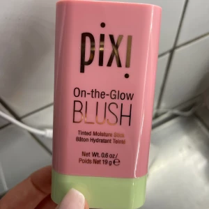Pixi blush💋 - Blush från pixi🩷endast provad en gång annars helt i nyskick!!🩷köppt för 279kr på lyko