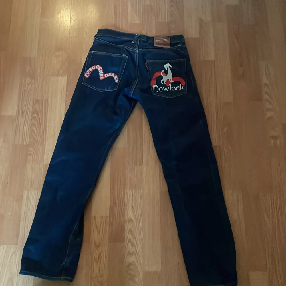 Köpta för typ 3 år sedan, sparsamt använda. Jeans & Byxor.